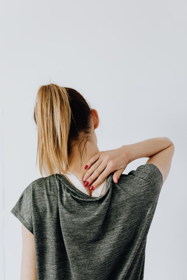 woman in neck pain